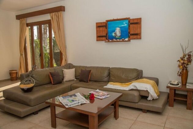Coral Bay Sunlove Villa - Photo4
