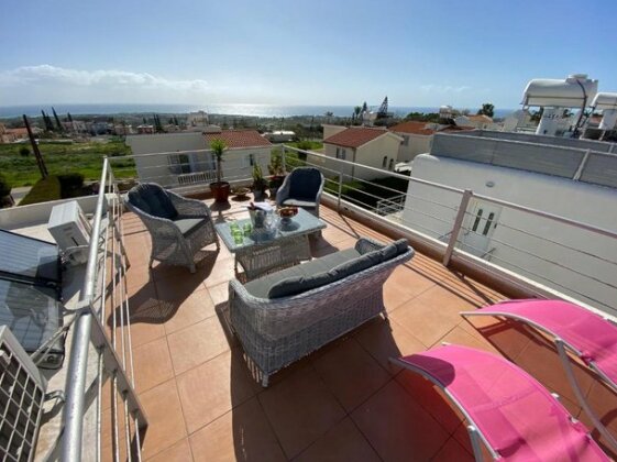 Luxury 2 Bedroom Roof Terrace Sea View Apartment - Photo3