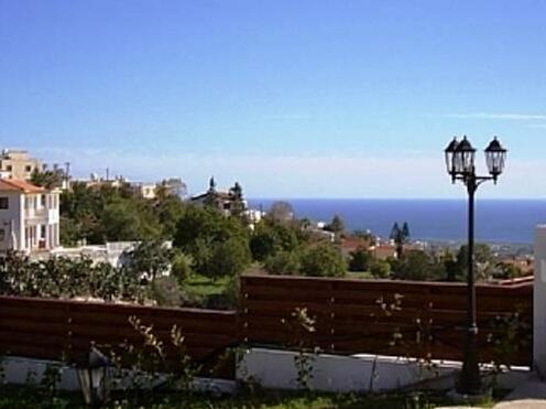 Sunset Apartment Complex - Photo3