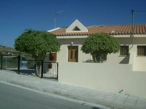 Kamilostrata Holiday Home - Photo2