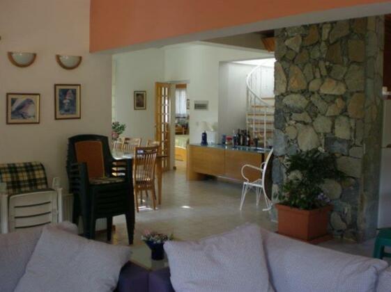 House At Moniatis - Photo3
