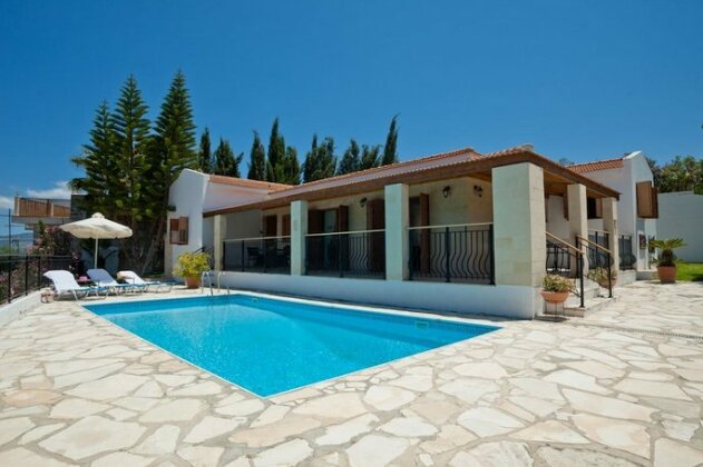Amalia Villa Polis - Photo2