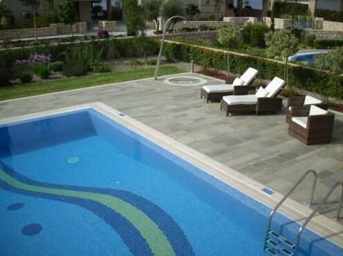 Amorosa Villas - Photo3