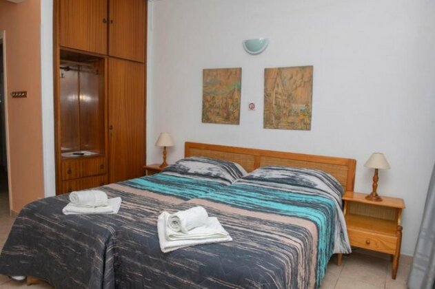 C & A Hotel Apartments - Photo2