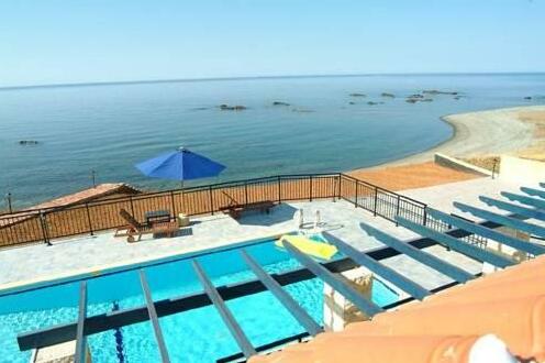 Astrofegia Beach Villa - Photo2
