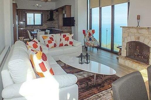 Pomos View - Photo3