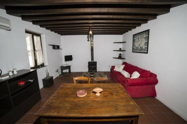 Symposio Maria House 1 - Photo4