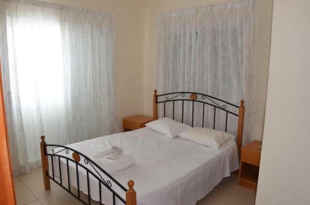 Adams Gardens House 8 - Photo4
