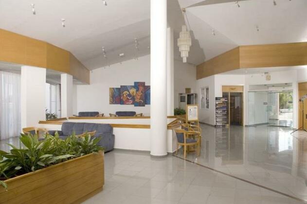 Adelais Bay Hotel - Photo3