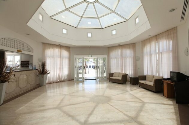 Anastasia Hotel Apartments - Photo4