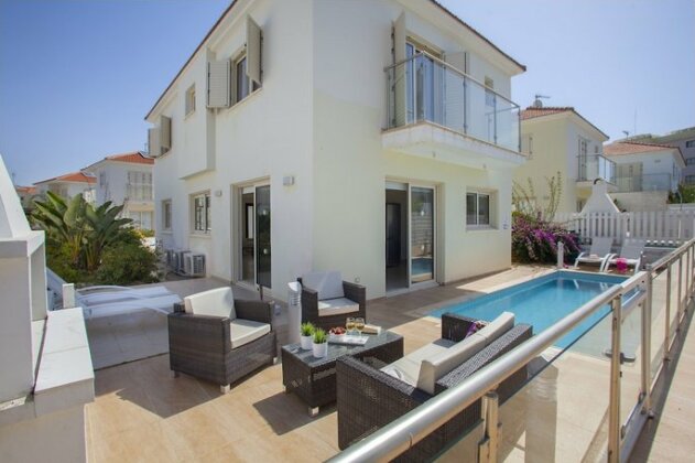 Athina 8 - Photo2