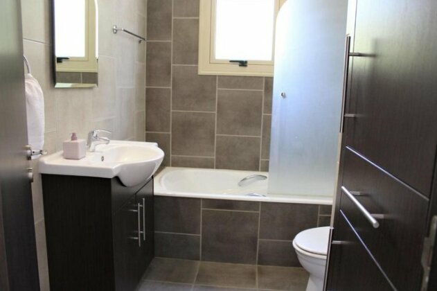 Avrora villa 4 bedroom in Pernera - Photo3