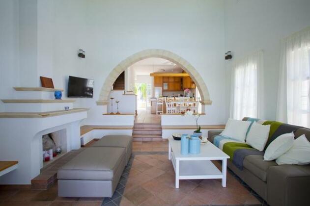 Ayios Elias Pearl - Photo3