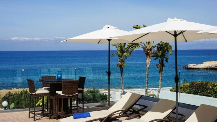 Beach Front Aqua Marina - Photo4