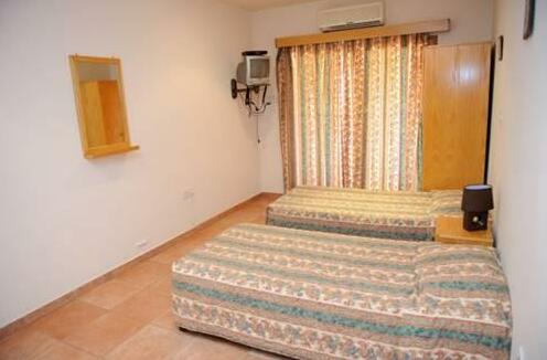 Blue Peter Apartments - Photo3