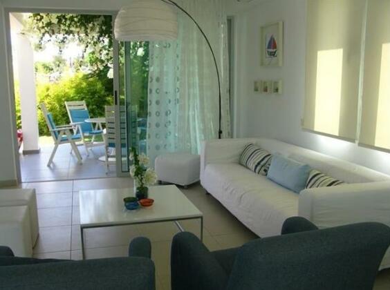 Bougainvillea Protaras - Photo5
