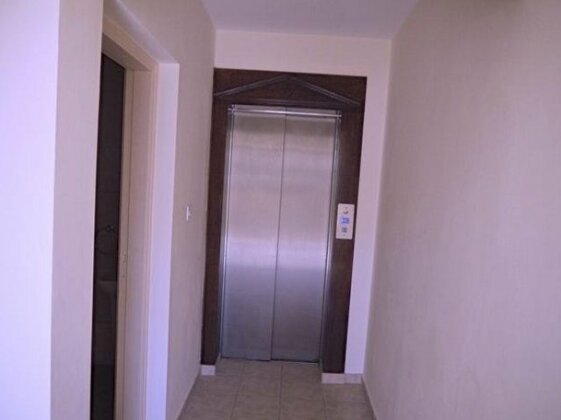 Camelot Protaras - Photo2