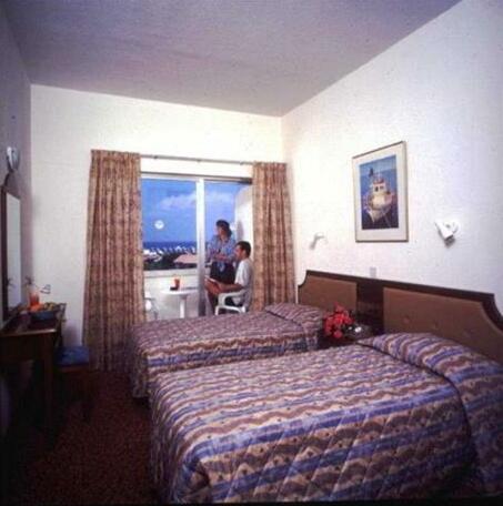 Chrystalla Hotel - Photo4