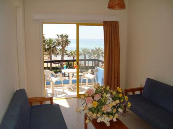 Evalena Beach Hotel - Photo2