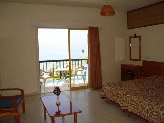 Evalena Beach Hotel - Photo4