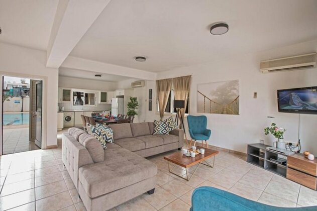 Four Bedrooms Villa 1267 - Photo4