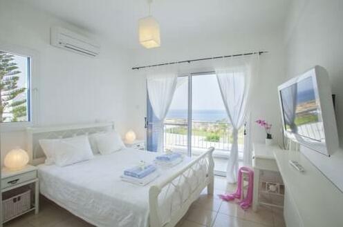 Green Bay Seafront Villa - Photo3