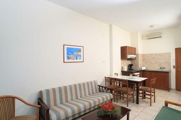 Jacaranda Hotel Apartments - Photo3