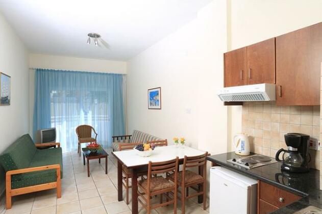 Jacaranda Hotel Apartments - Photo5