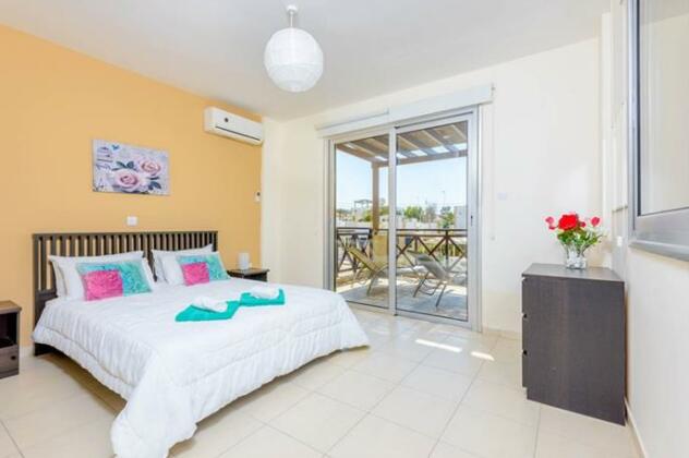 Konnos Beach Villa 1 - Photo3