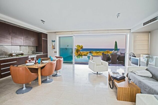 Leana Front Line Villa - Photo3