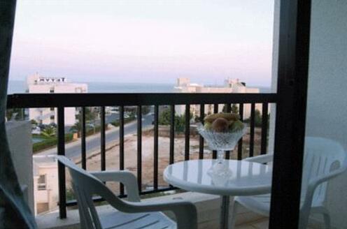 Livas Hotel Apartments - Photo4