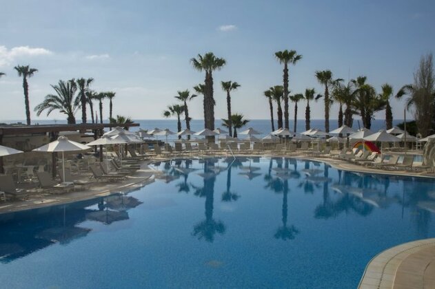 Louis Althea Beach - Photo2