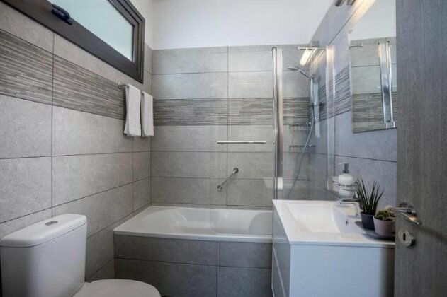 Louis Chris Le Mare Luxury Villa - Photo3