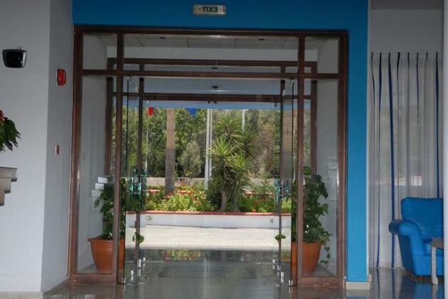 Maistros Hotel Apartments - Photo3