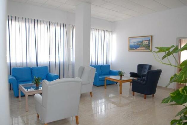 Maistros Hotel Apartments - Photo5