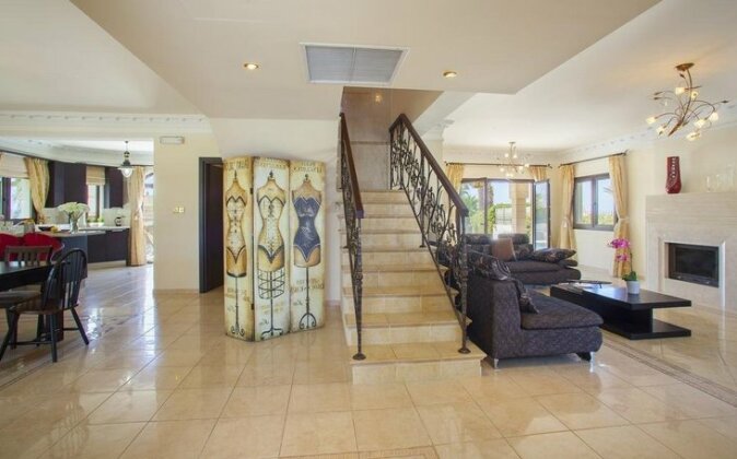 Malama Beachfront Villa - Photo3