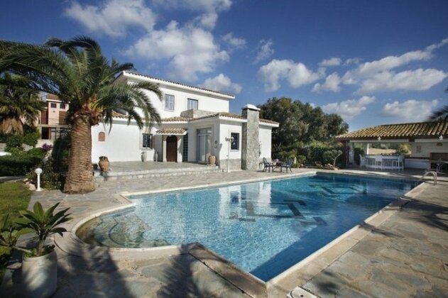 Mazeri Villa - Photo2