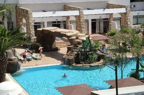 Melini Hotel Suites - Photo2