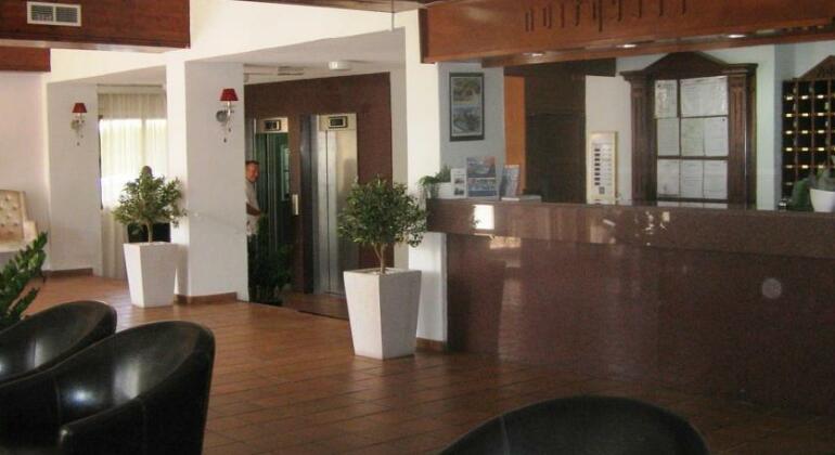 Melini Hotel Suites - Photo3