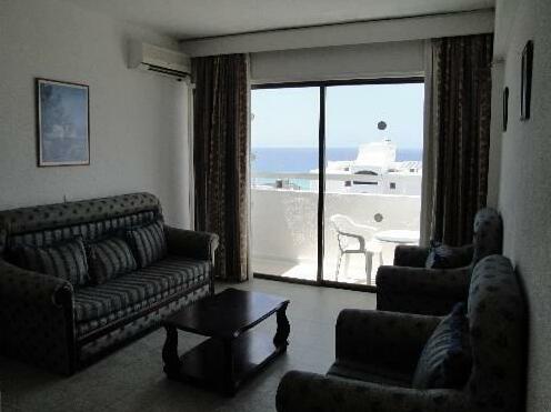 Melini Hotel Suites - Photo5