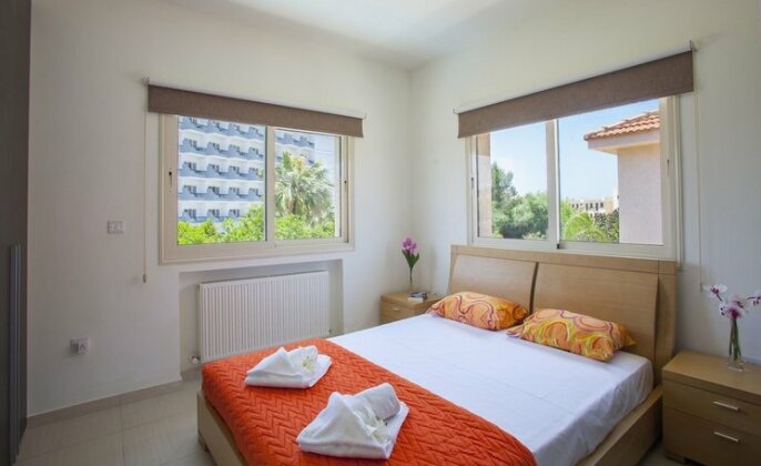 Michelle Pernera Villas - Photo3