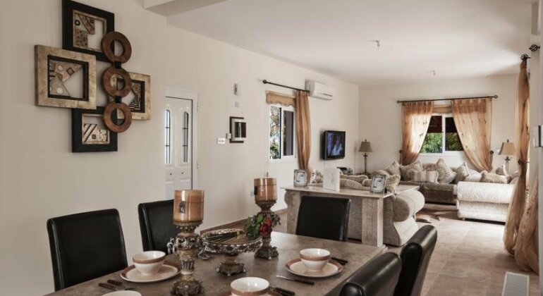 Miria Luxury Suite - Photo2