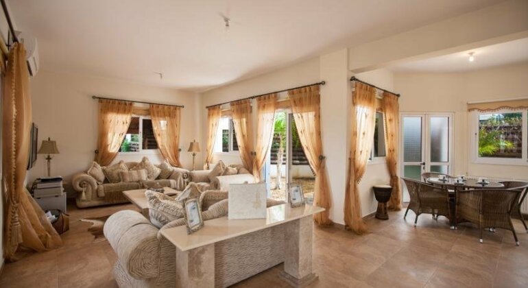 Miria Luxury Suite - Photo4