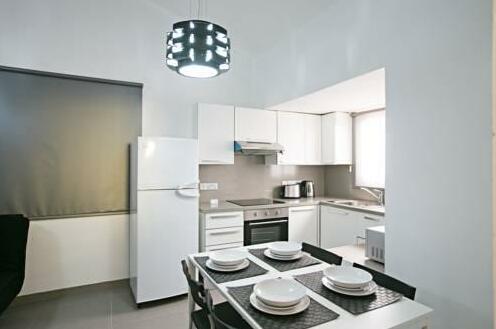 Nicholas Seaview Apartments - Photo2