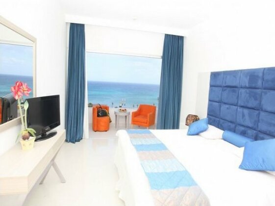Odessa Beach Hotel - Photo4