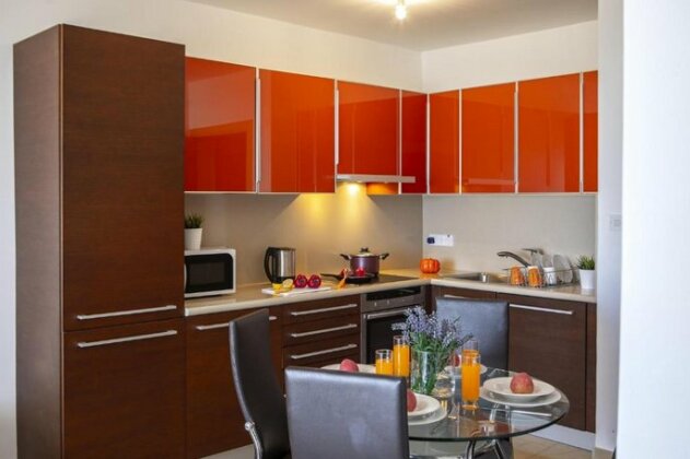 One Bedroom Apartment In Fig Tree Bay - Photo2