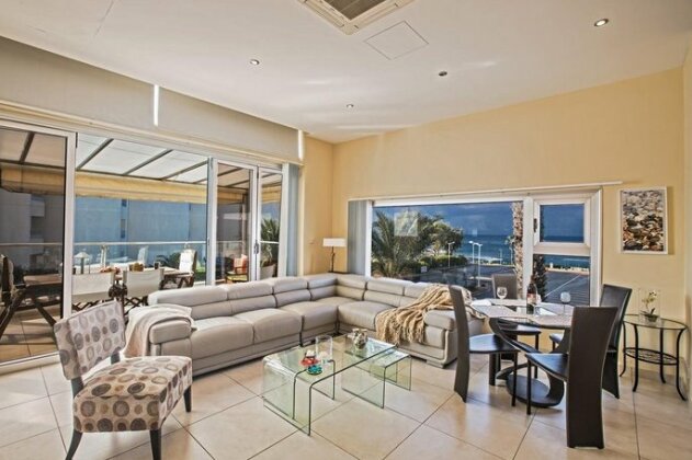 Pallini Court - Photo2