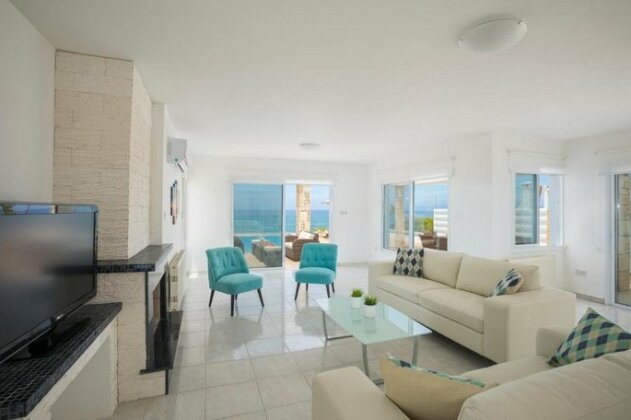Paradise Beachfront Villa Protaras - Photo3