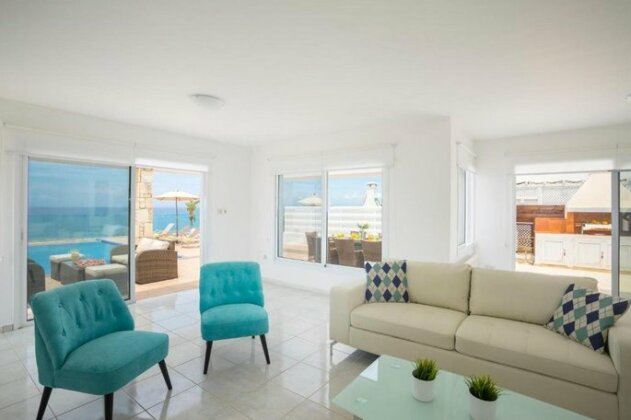 Paradise Beachfront Villa Protaras - Photo4