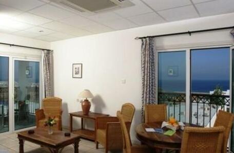 Paramount Aparthotel - Photo2